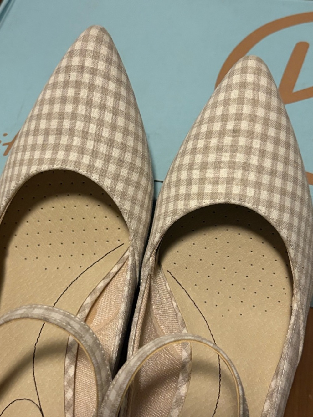 Life Stride Beige Gingham Mary Jane Heels - Picture 6 of 9